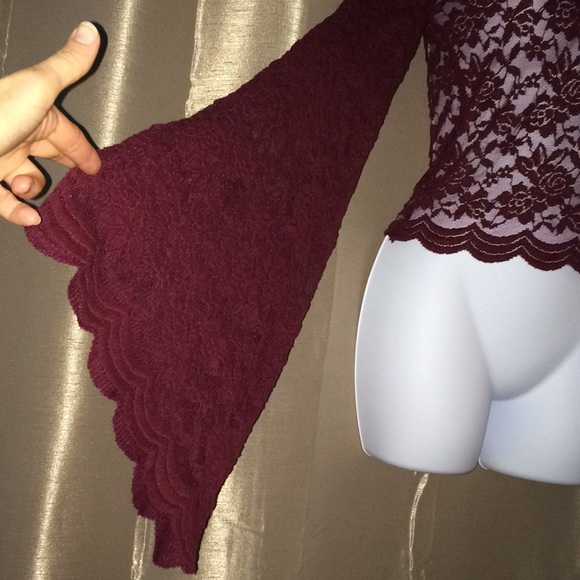 Crocheted lace long sleeve sheer top - Picture 3 of 8